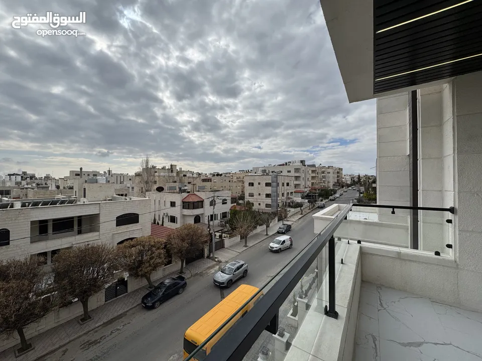 شقة مميزة للبيع طابق ثاني مساحة 200م بخلدا بتشطيبات مميزة (مشروع 118)