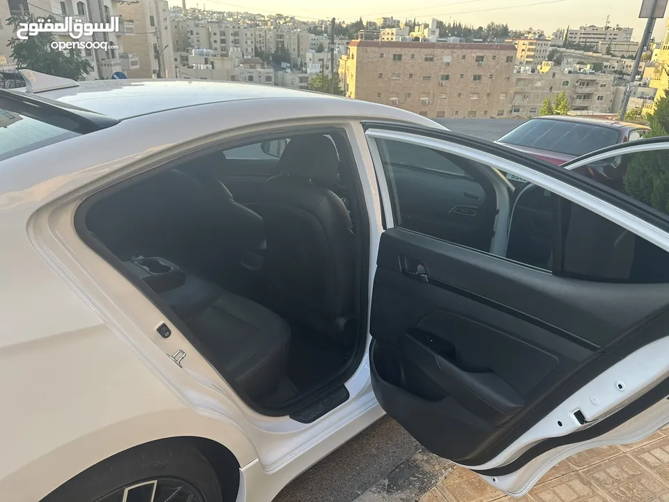 2019 Elentra Turbo.