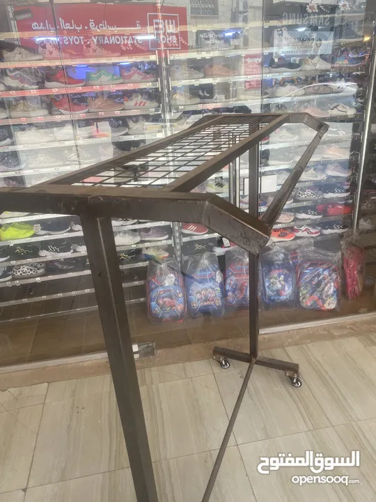 ستاند حديد مع عجال عدد 3 اللبيع