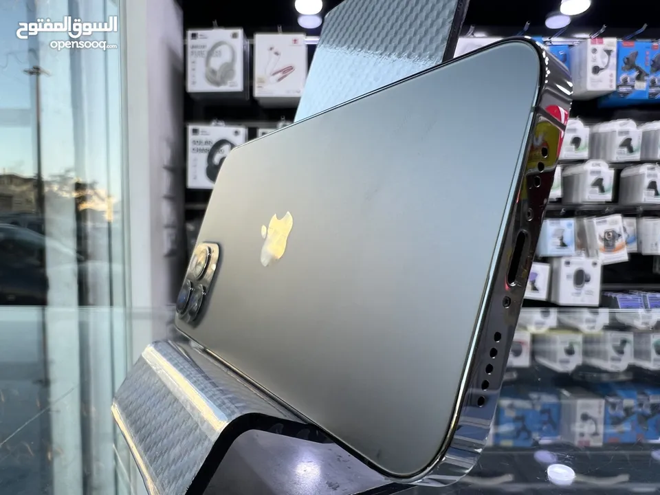 iPhone 12 Pro 256 GB ايفون 12 برو مستعمل  بحالة ممتازة 256 جيجابايت غير مفتوح او مصلح نهائيا (^ـ^)