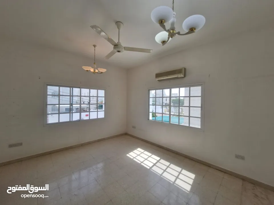 3 BR Excellent Villa for Rent – Qurum