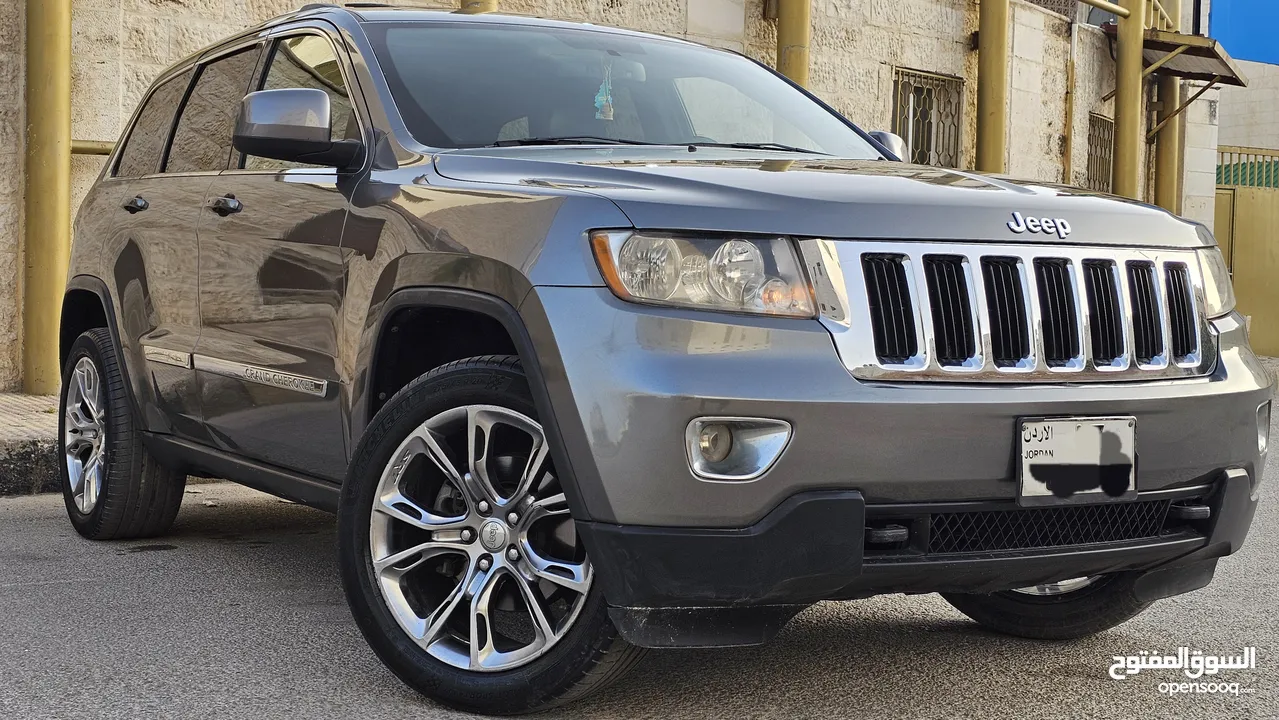 Grand Cherokee 2011 - جراند شروكي فل اضافات بانوراما بحالة ممتازة