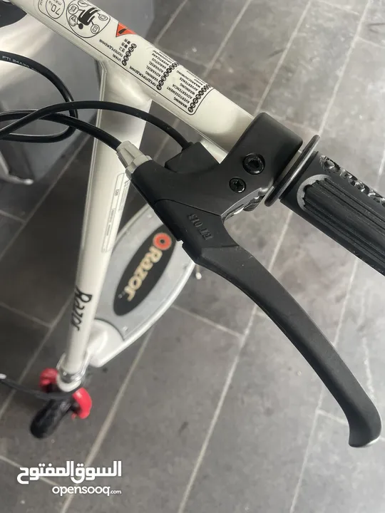 Razor - E200 Electric Scooter
