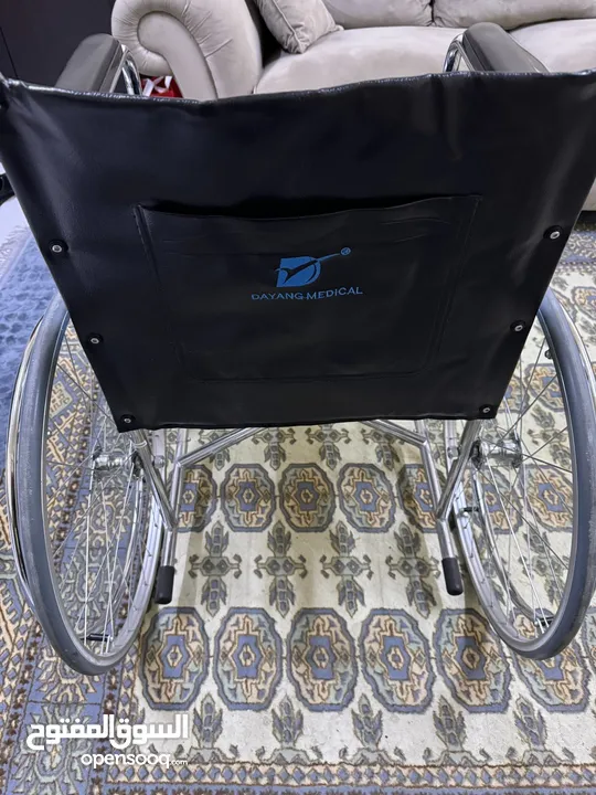 looks like brand new wheelchair