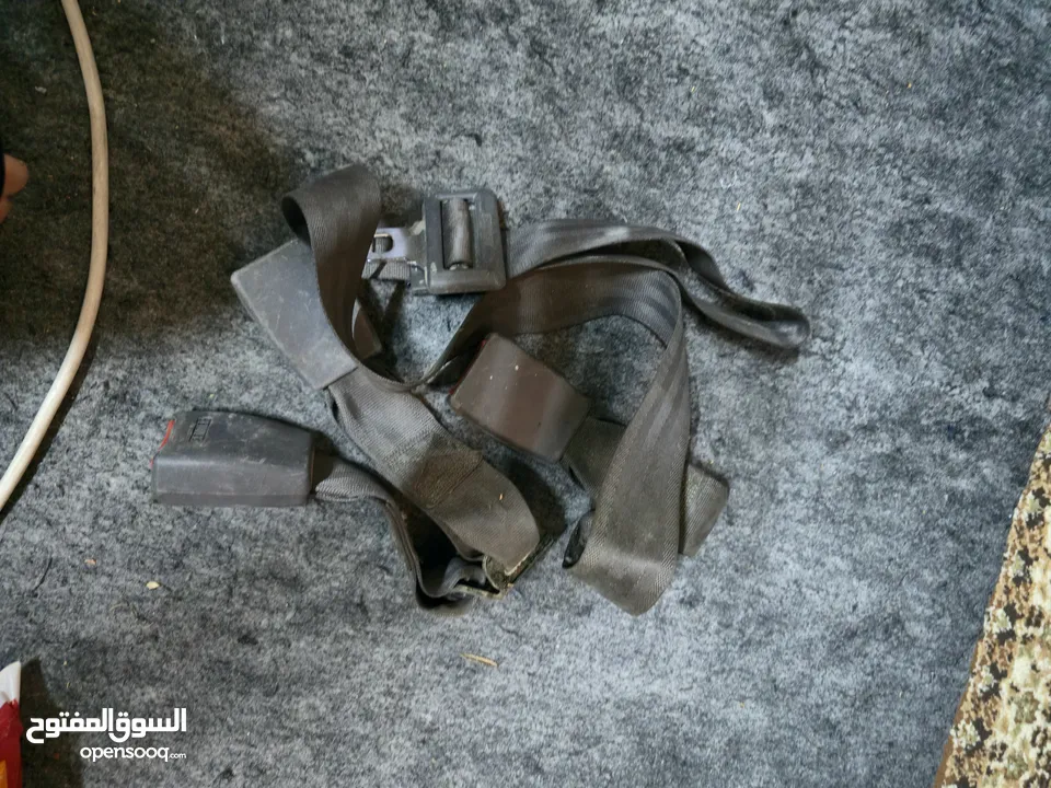 قطع متفرقة لسيارة اكس دي موديل 2001