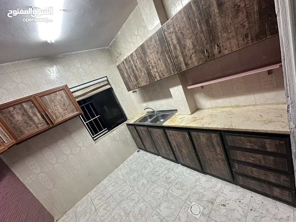 شقة طابق 4 في عرجان  شارع الاردن بجانب دائرة الافتاء للعرسان فقط