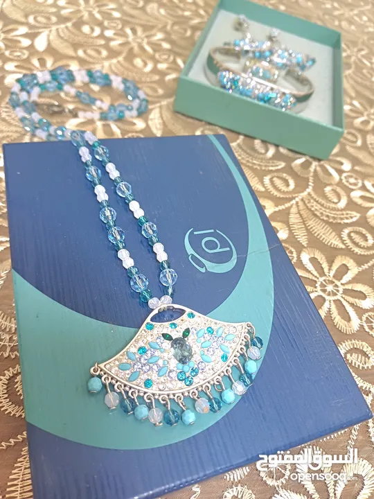طقم اكسسوار فاخر من سوارفسكي العالمية