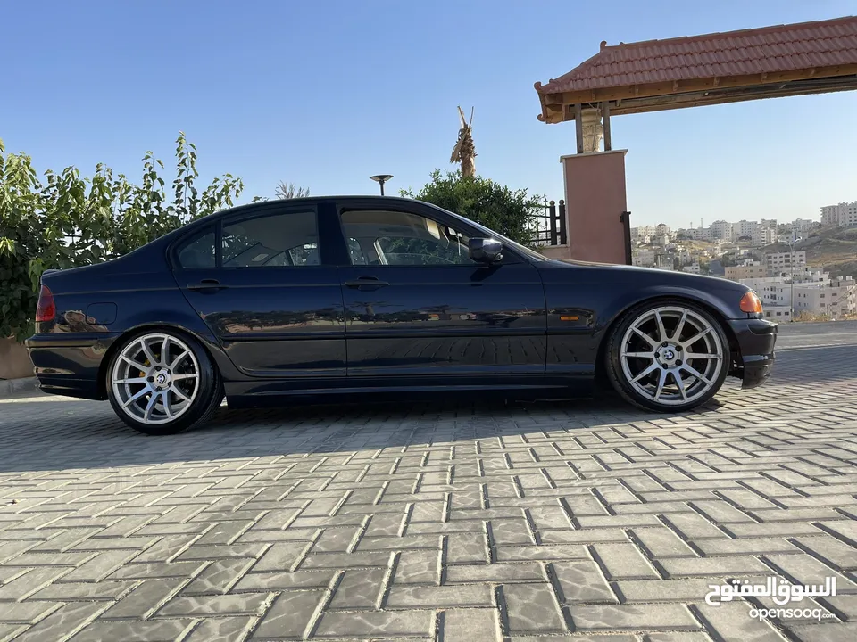 E46 E46    2001