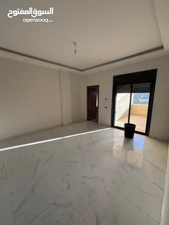 شقة جديدة مميزة في الخليل طريق واد الهرية بمساحة 165 متر جاهزة للسكن البيع من المالك مباشرة