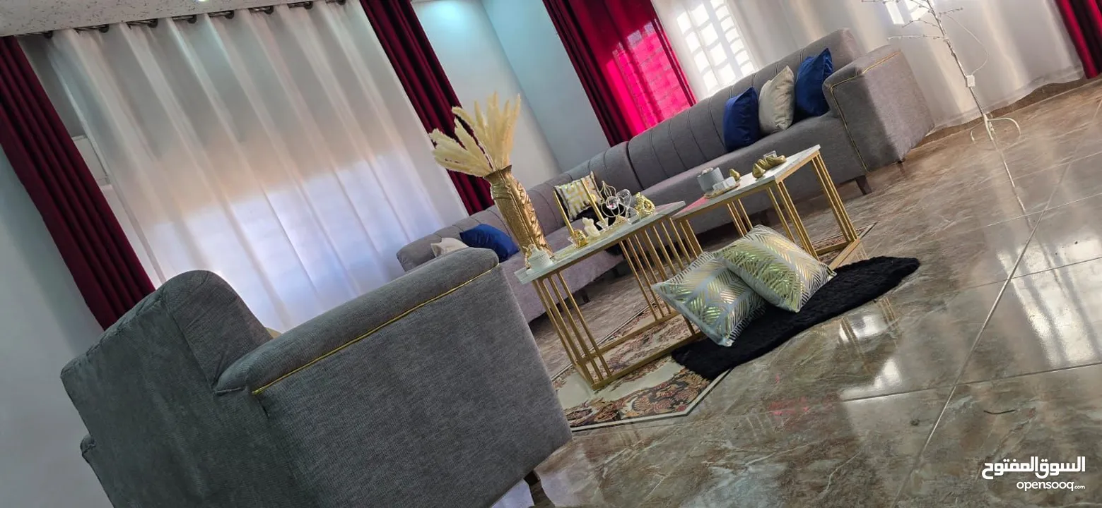 كنب 9مقاعد خشب سويد شبه جديدللبيع