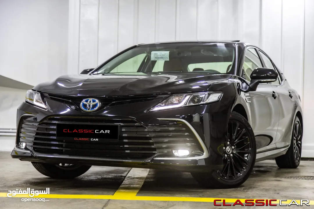 Toyota Camry Gle 2024 black edition