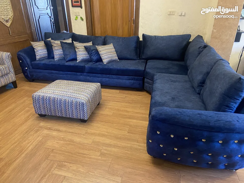 طقم كورنر منجد جديد لم يستعمل بعد التنجيد للبيع سعر مغري قابل للتفاوض