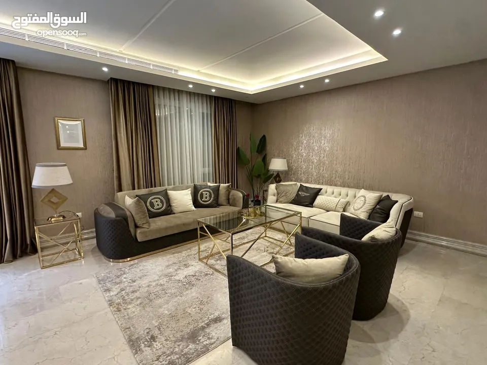 شقة 6 غرف نوم للايجار في الظهير ( Property 39856 )-175046761