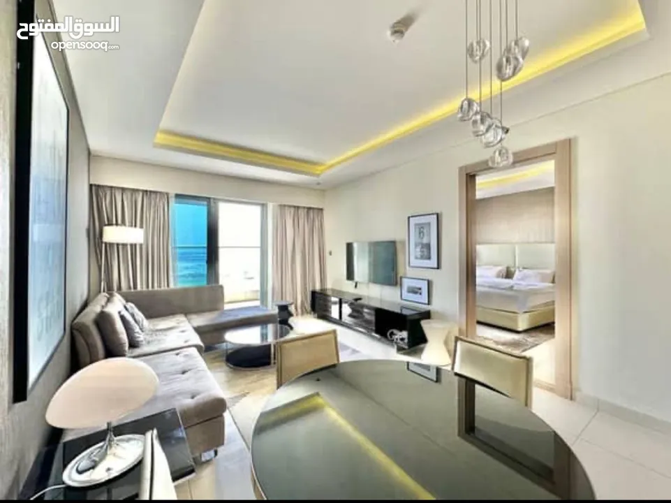 شقه تضمن لك اسلوب حياه جديده غرفه وصاله بمساحه كبير وموقع ولا اروع والسعر ممتاز غير قابل للمنافسه