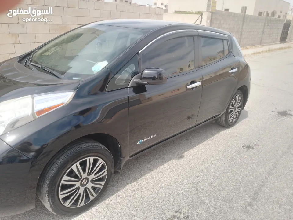 نيسان ليف موديل 2015