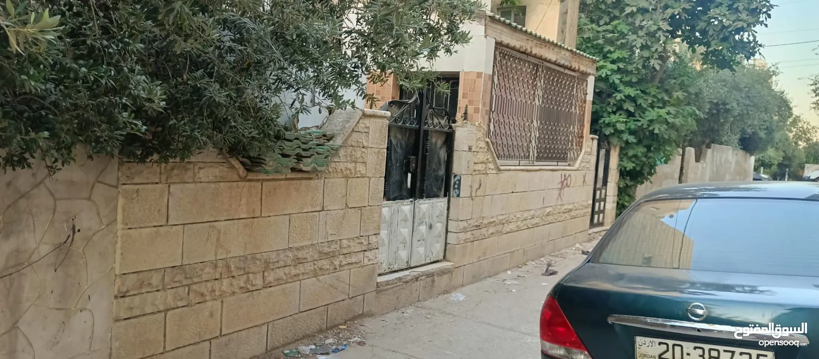 عمارة 4 طوابق و تسوية / بسعر شقة واحد