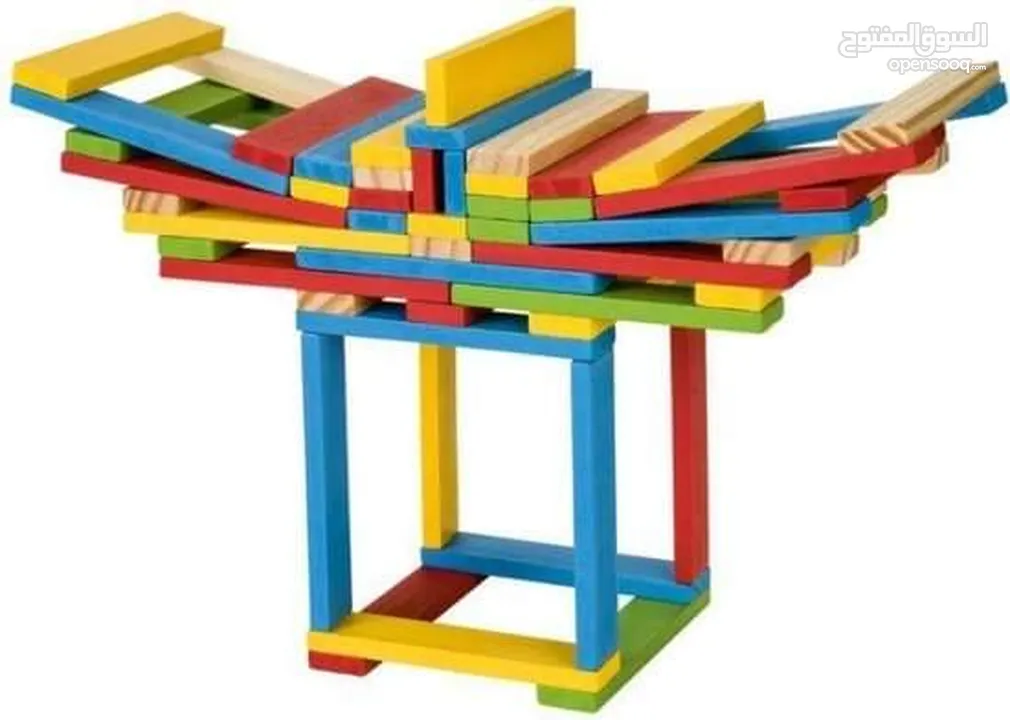 لعبة تركيب مكعبات خشبية playtive   تتكون من مكعبات بناء خشبية صلبة