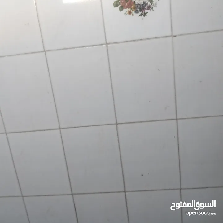 منزل للبيع طابق ثاني على شارع رئيسي في ايدون على إشارة ايدون