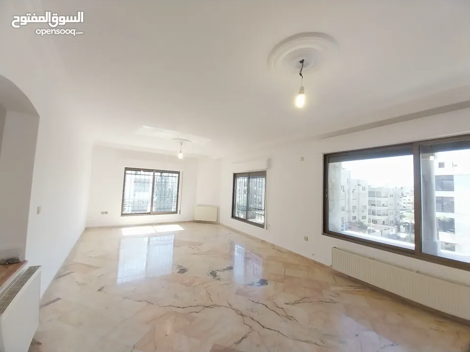 شقة غير مفروشة للإيجار 350م2 ( Property 19571 ) سنوي فقط