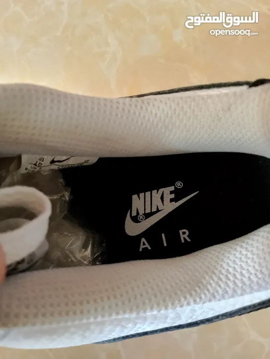 حذاء .Puma  اصلي بحال الوكاله لساته جديد وارد أروبي  الواحد ب 35