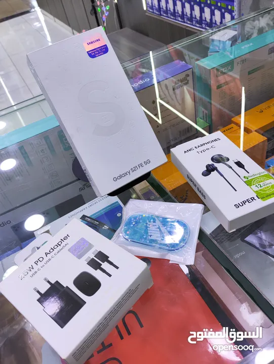 مستعمل اخو الجديد بلكرتوتة Samsung S21 FE 5G جيجا 128 رام 16 مع بكج هداية