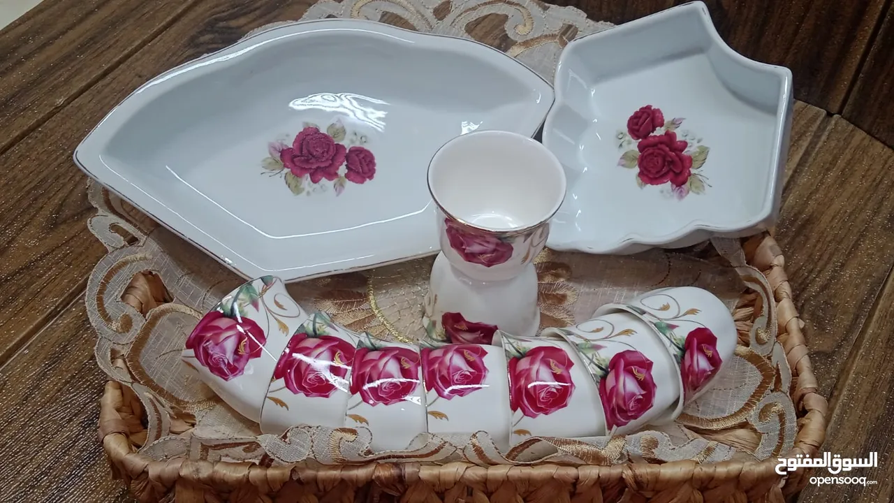 أطقم سفرة بورسلان ماركات عالمية .جديد. الوان متعددة وراقية