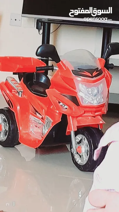 very nice bike for 3 years old child nice for ride outside and outdoor and indoor in home in red