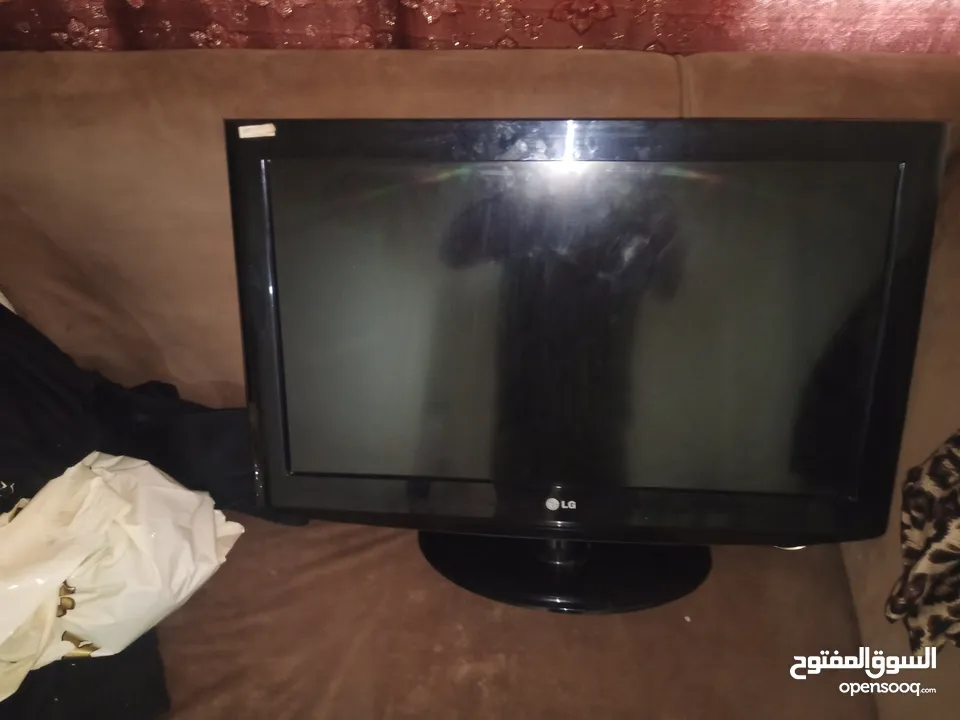 شاشه للبيع بسعر مغري