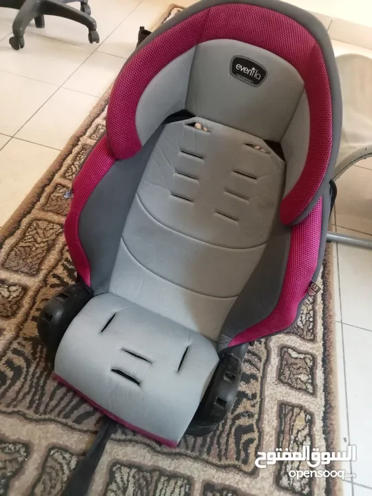 عربات ومقاعد و سراير اطفال بحاله ممتازه للبيع في اربد