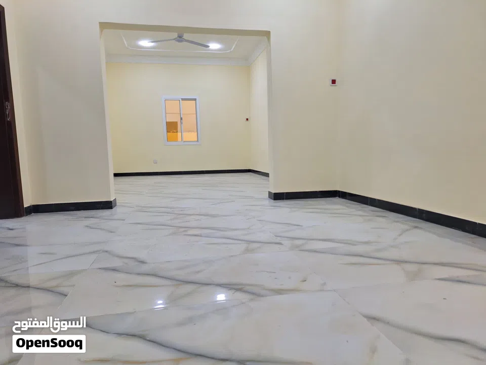 للبيع بيت بالرفاع الشرقي مجدد بالكامل