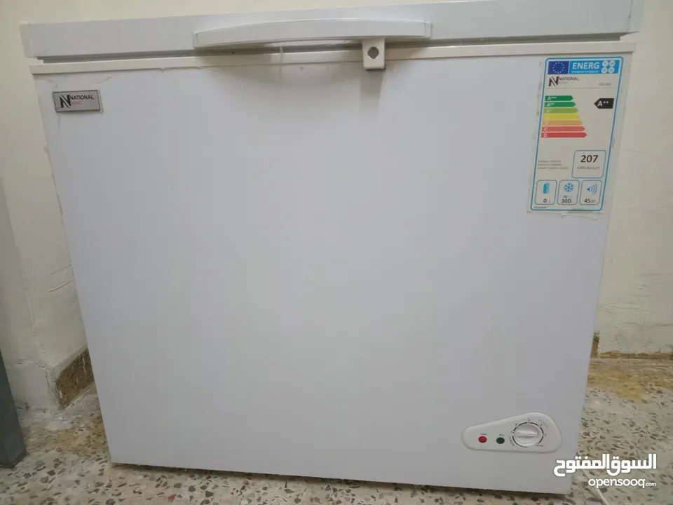 فريزر نيوتن ناشونال بطح  300 لتر مع 2 سلال و أبواب زجاج وموفر طاقة ++A
