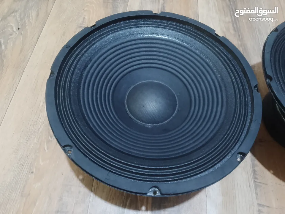 جوز سماعات هندي 12 انش ثقال جدا وبحالة ممتازه