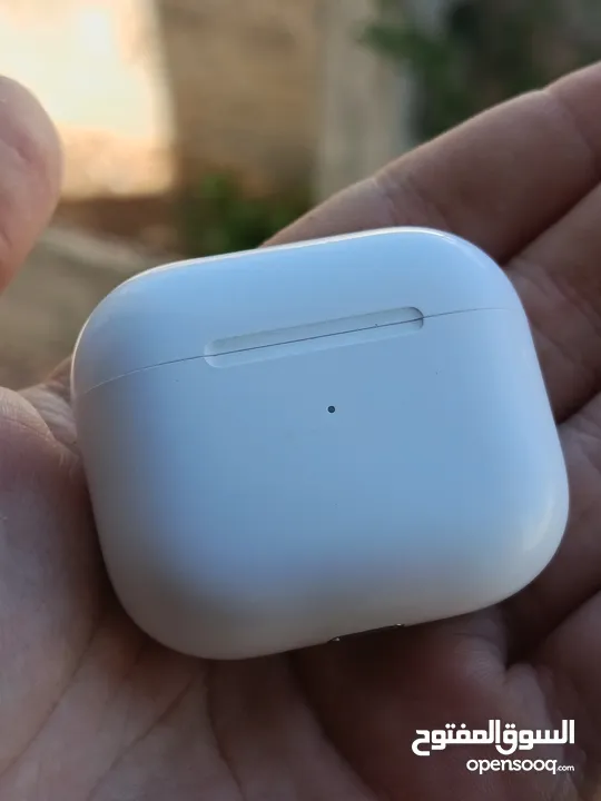 AirPods 3 كوبي درجة أولى - نسخة فخمة    النوع: AirPods   الحالة: شبه جديدة / استعمال خفيف