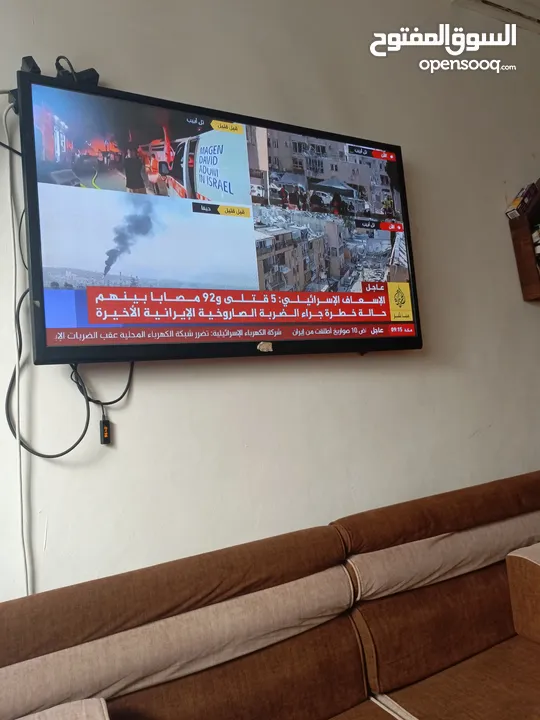 شاشة بحالة جيدة