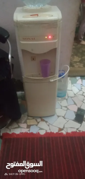 مبردة مياه كولدير 2 حنفيه وارد السعودية ساقع وساخن. وبه بثلاجه ميني بار لحفظ الوجابات والشك