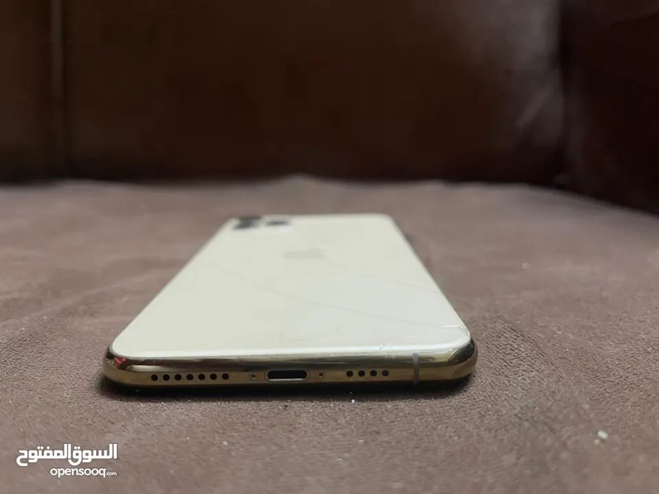 ايفون 11 برو ماكس للبيع او البدل .