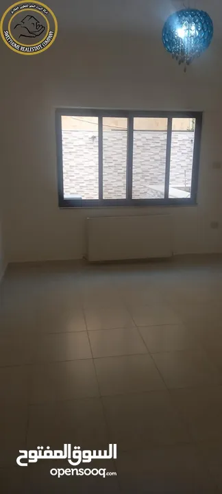 شقة فاخرة للبيع في الدوار السابع قرب كوزمو 130م مع ترسات 125م تشطيب سوبر ديلوكس