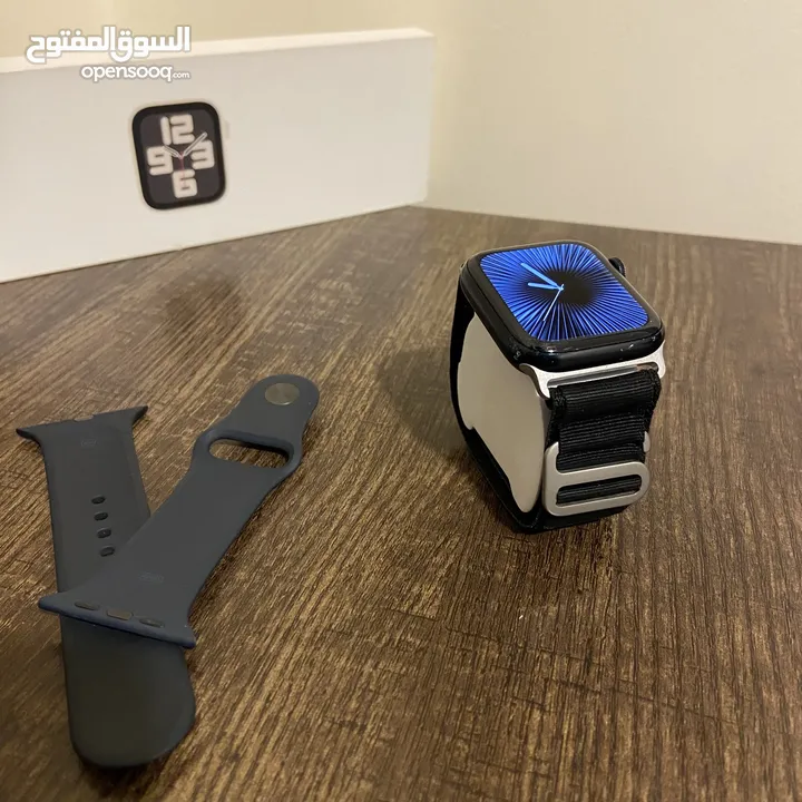 Apple Watch  SERIES 4  السعر قابل للتفاوض