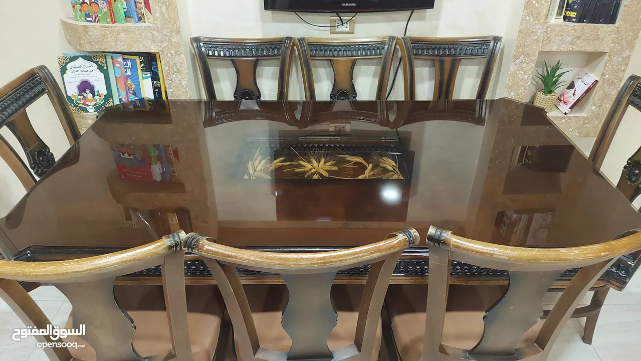 طاولة سفرة مستعمله بحالة ممتازة