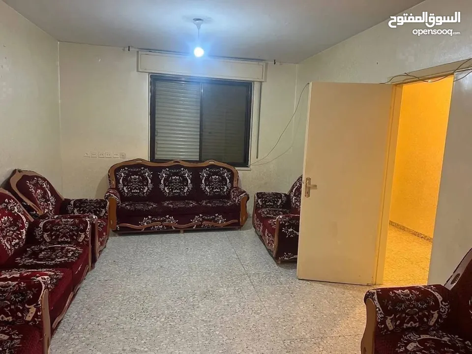 شقه فارغة للايجار قرب المناره وكازيه اسو