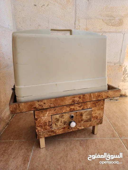 ماكينة خياطة نوع Lion ( الاسد )  بحالة ممتازة