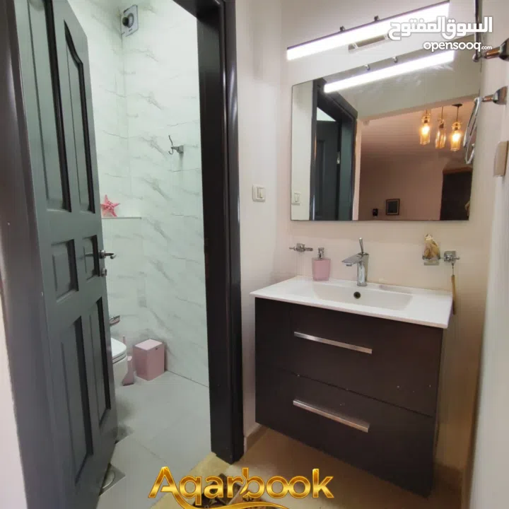 رووف مميز للايجار في سطح مرحبا