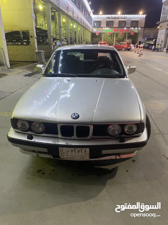 BMW موديل 1990