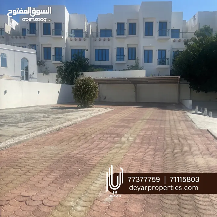 Spacious 5 BR Villa in MQ