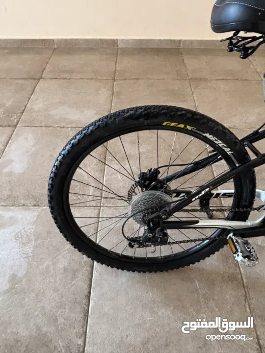 بسكليت jamis للبيع بمواصفات مميزة وسعر مميز