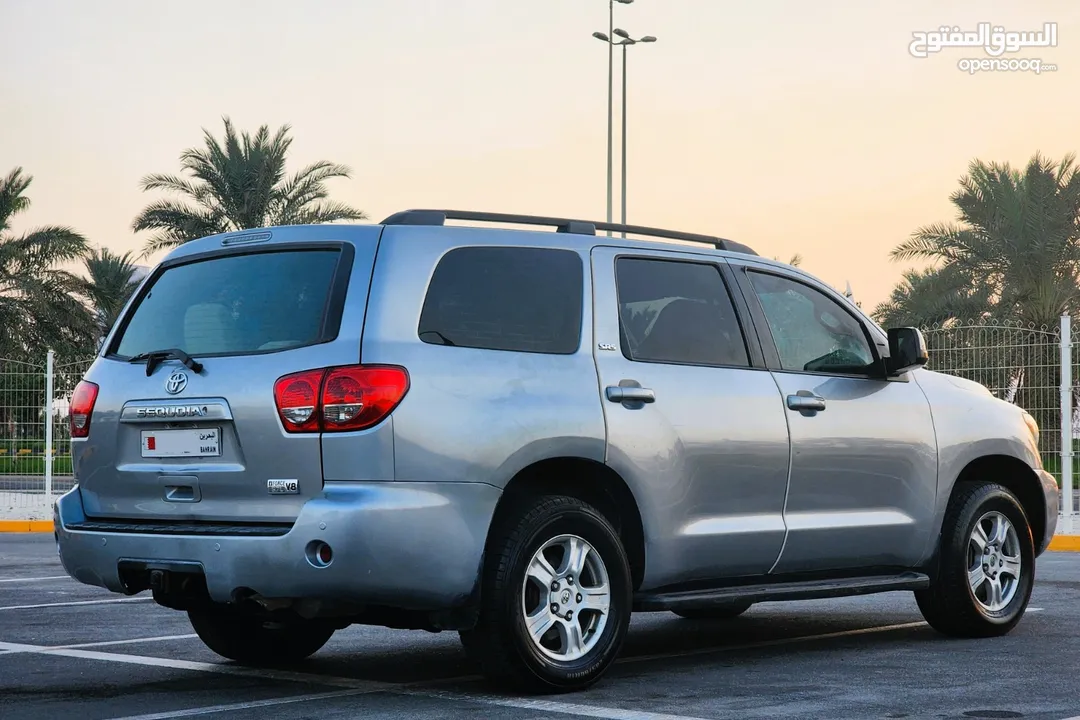 TOYOTA SEQUOIA 2014 SR5 4x4 DRIVE (0 ACCIDENT REPORT) FOR SALE