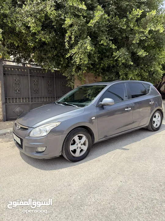 HYUNDA I30  2009 بسعر حرق ع الكاش فل مع فتحة سقف