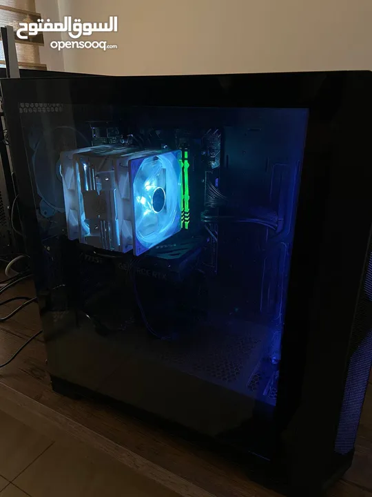 اجهزة كمبيوتر مستعمله بحال الجديد Computers for gaming and design in excellent condition