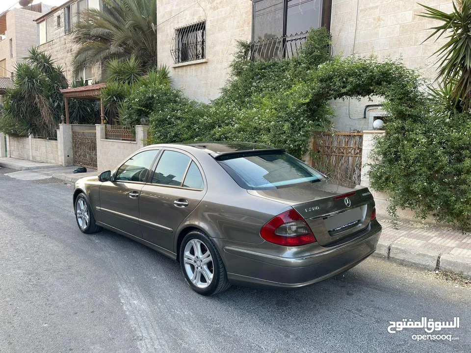 مرسيدس E200 فل كامل بانوراما موديل 2007