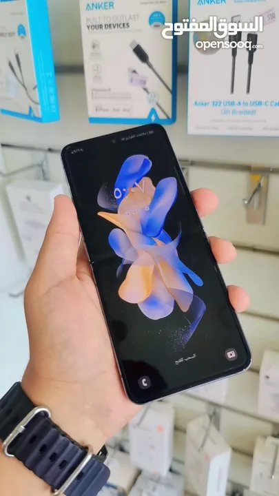 عرض خااص : Samsung Z flip 4 256gb  هاتف نظيف جدا -  - بدون اي شموخ أو مشاكل بحالة الوكالة